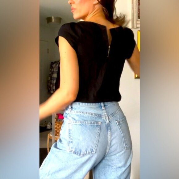 Short sleeves black top​ - Picture 4 of 7